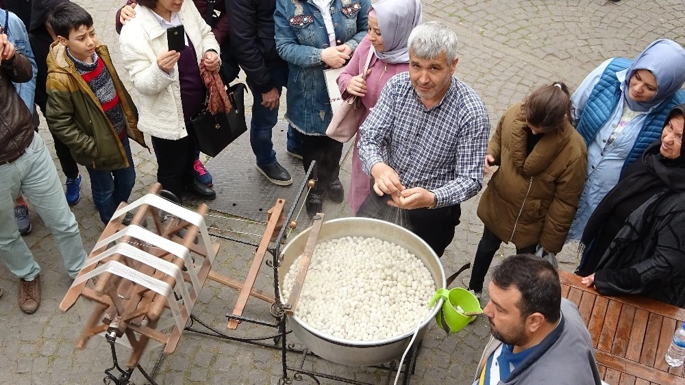 (Özel) Tarihi Kozahanda Kozalar İpliğe Böyle Dönüştü