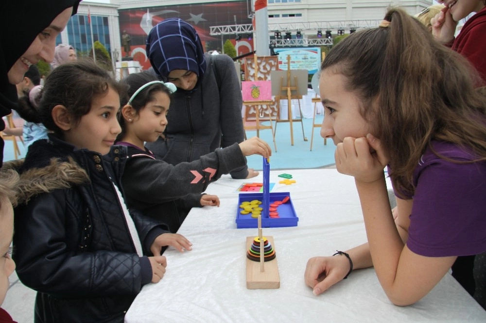 Öğrenciler Bilim Ve Beceri Şenliğinde Buluştu