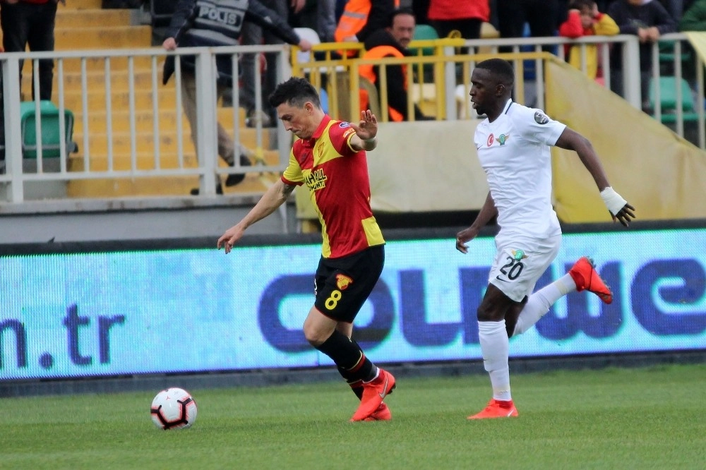 Spor Toto Süper Lig: Göztepe: 0 - Akhisarspor: 0 (İlk Yarı)