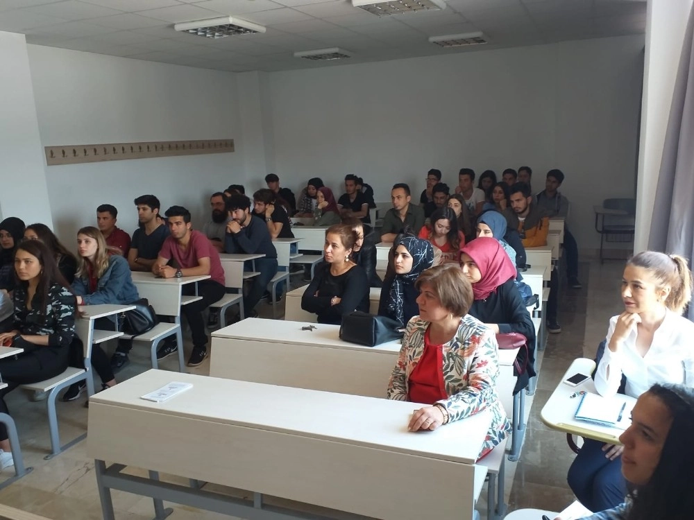 Kumlucada Öğrencilere Ve Personele Sigara Bırakma Semineri Verildi