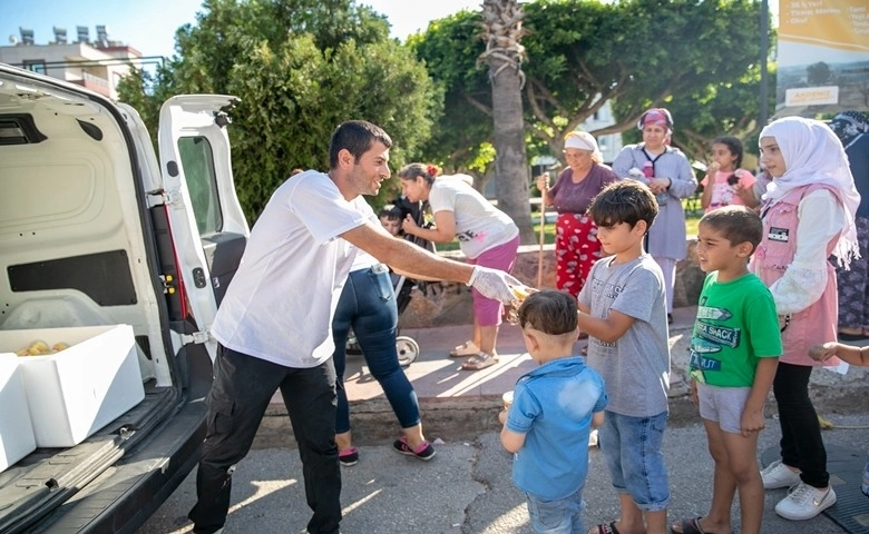 Mersin'de çocukların dondurması belediyeden