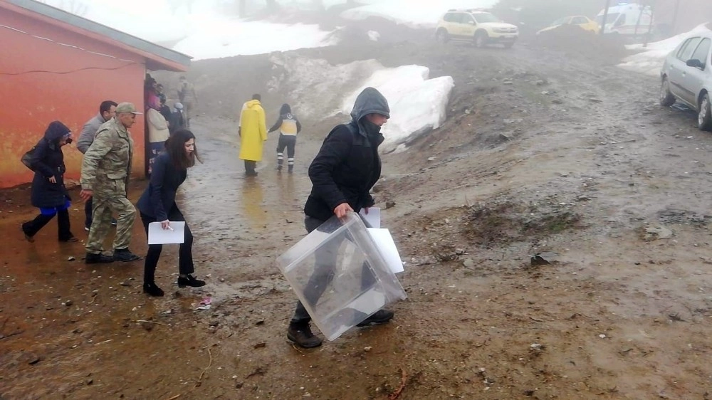 31 Martta 2 Kişinin Öldüğü Mahallede Muhtarlık Seçimi Tekrarlanacak