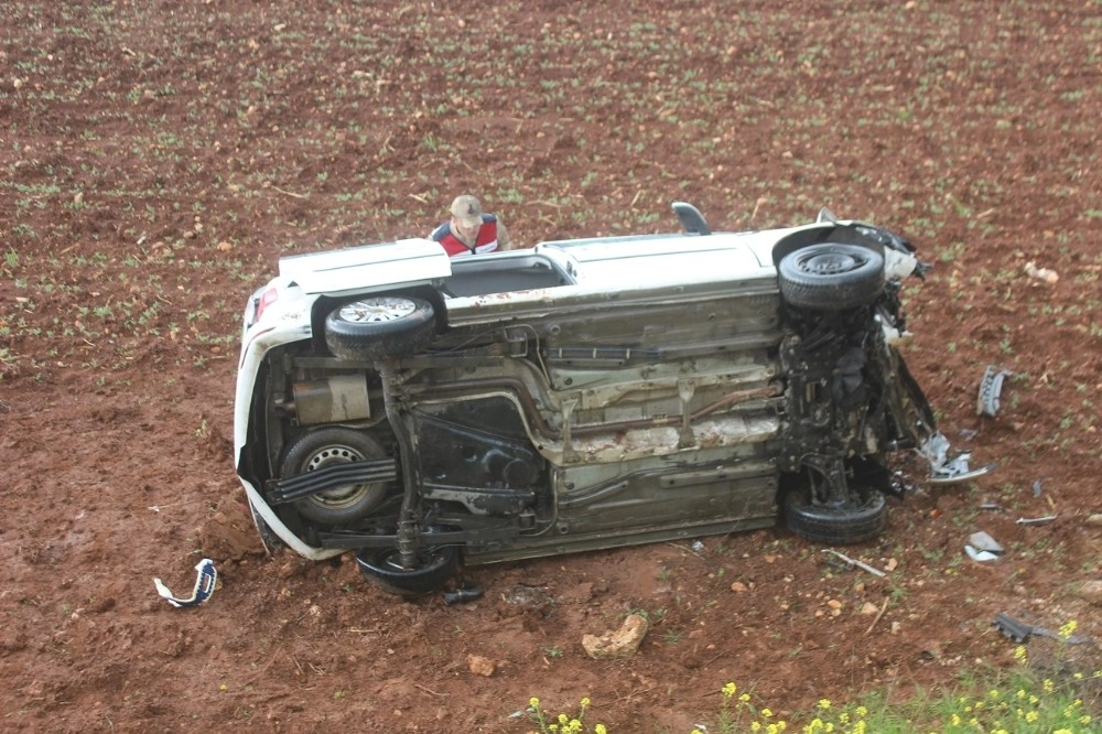 Yavuzelinde Trafik Kazası: 2 Yaralı