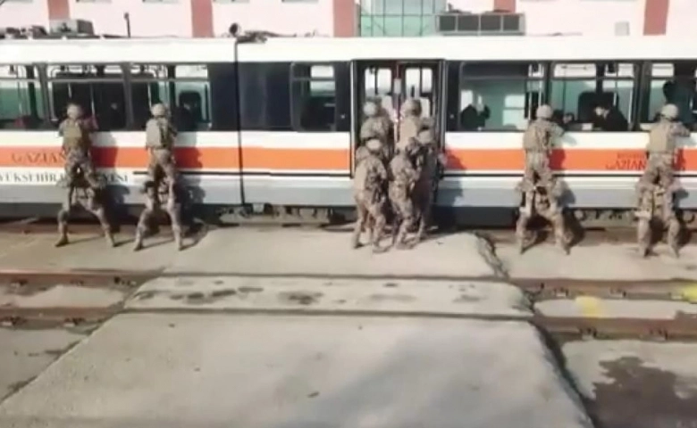 Gaziantep Özel harekat polislerinden rehine kurtarma tatbikatı