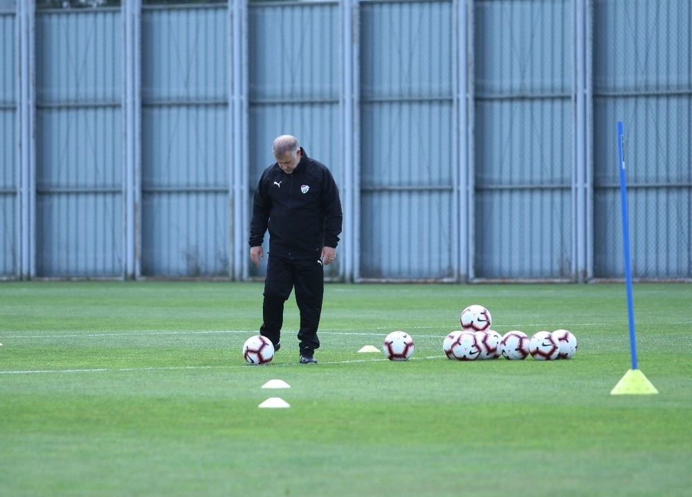 Mesut Bakkal, Bursasporda İlk Antrenmanına Çıktı