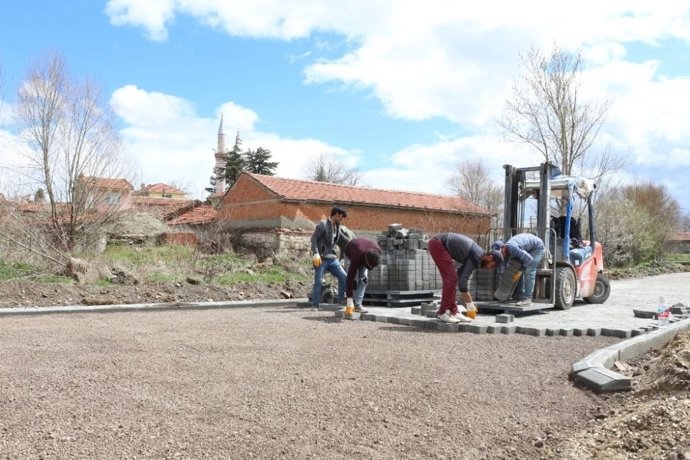 İnönü Belediyesi Sokak İyileştirme Çalışmalarına Devam Ediyor