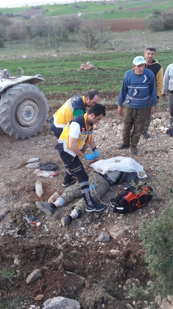 Kullandığı Traktörün Altında Can Verdi