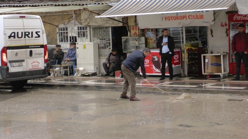 Ceylanpınarda Sağanak Yağış Etkili Oluyor