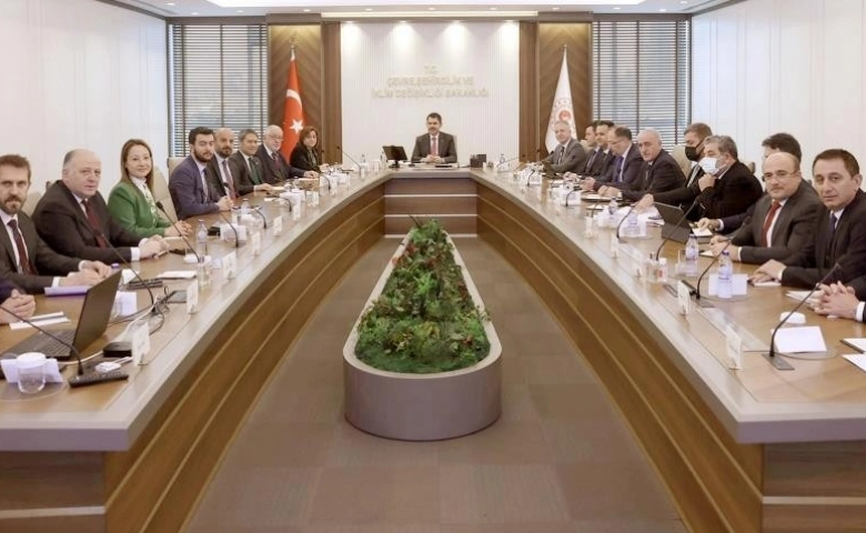 Arabanda'ki Projeleri Bakana Anlatıp Destek istedi