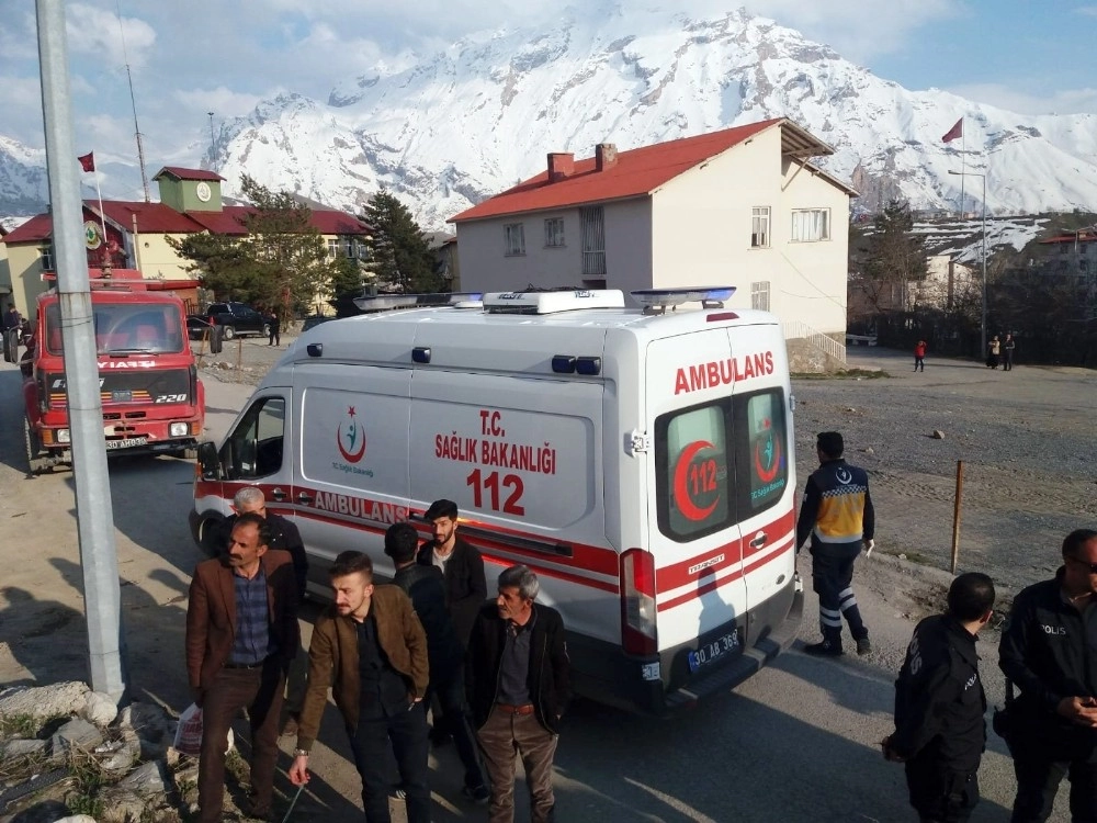 Hakkari Polisi Hayat Kurtardı