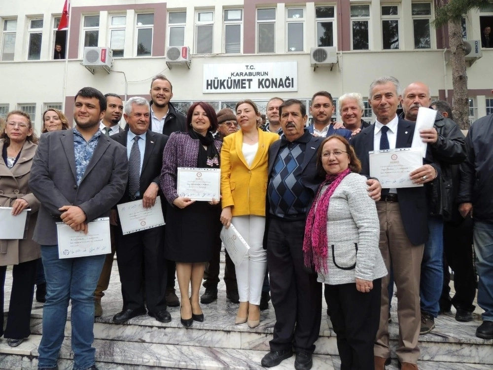 Karaburunun İlk Kadın Belediye Başkanı Göreve Başladı