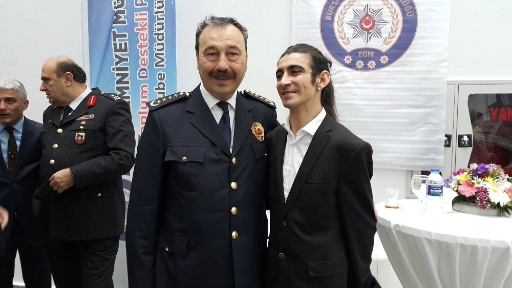 Polis Bayramı Çocuklarla Şenlendi