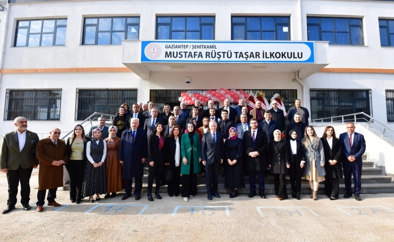 Eski Bakanlardan Mustafa Taşar’ın ismi okulda yaşatılıyor