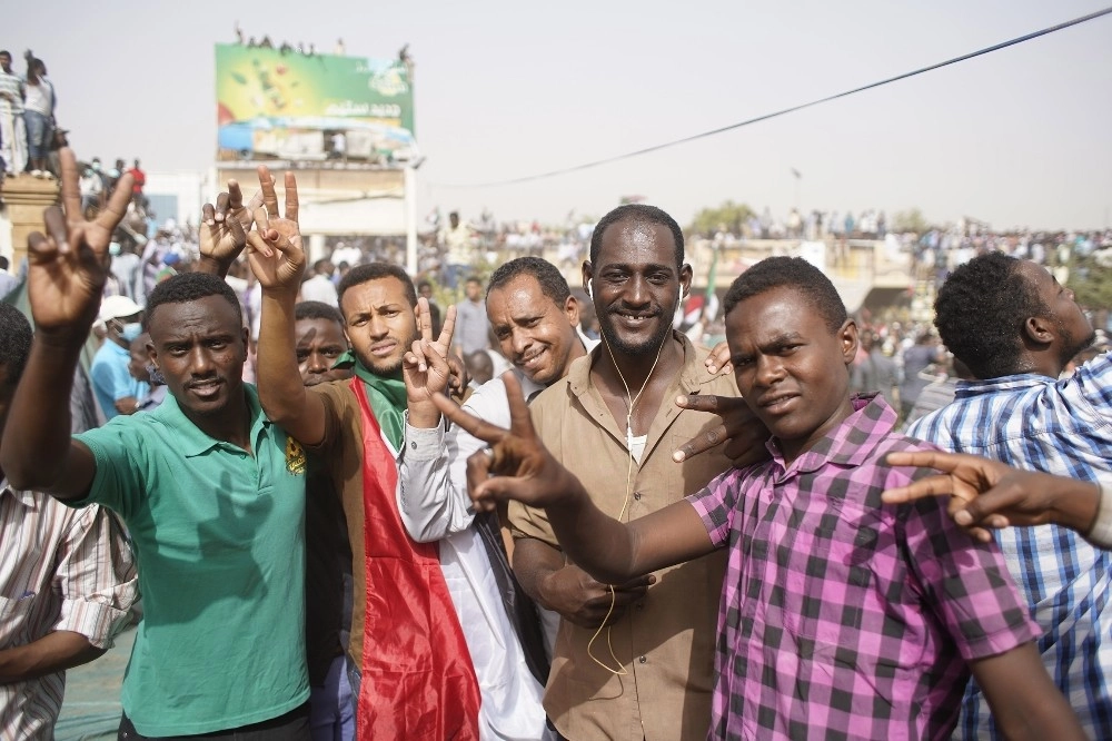 Sudan Halkı Sivil Darbe Yaptı