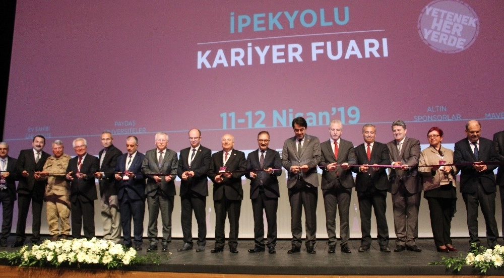 Gaünde İpekyolu Kariyer Fuarı Başladı