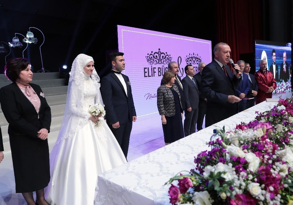 Cumhurbaşkanı Erdoğan, Bekir Bozdağın Oğlunun Nikah Şahidi Oldu