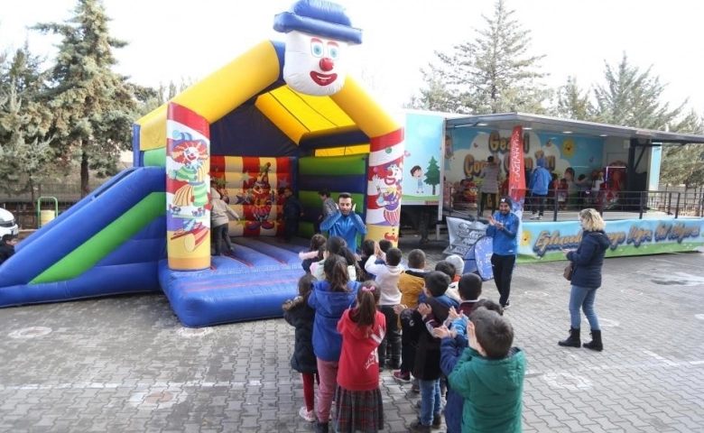 Gaziantep Büyükşehir Belediyesinden Bir Tır Mutluk