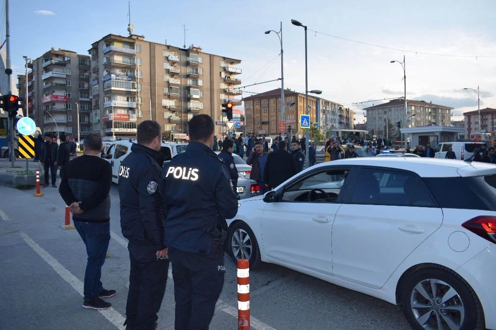 Malatyada Polise Ateş Açıldı