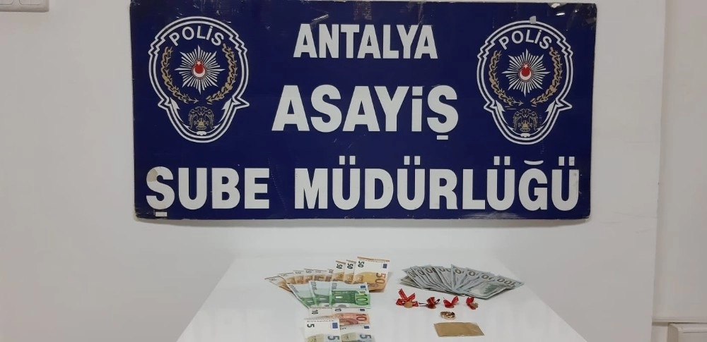 Savcı Ve Polis Yalanıyla 70 Bin Lira Dolandırdılar