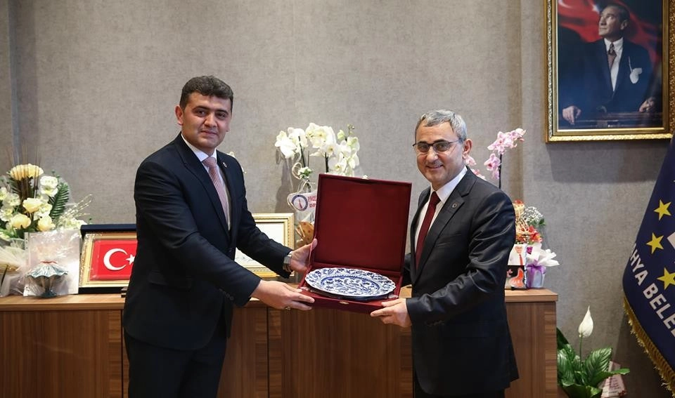 Aslanapa Belediye Başkanı Ve Meclis Üyelerinden  Alim Işıka Hayırlı Olsun Ziyareti