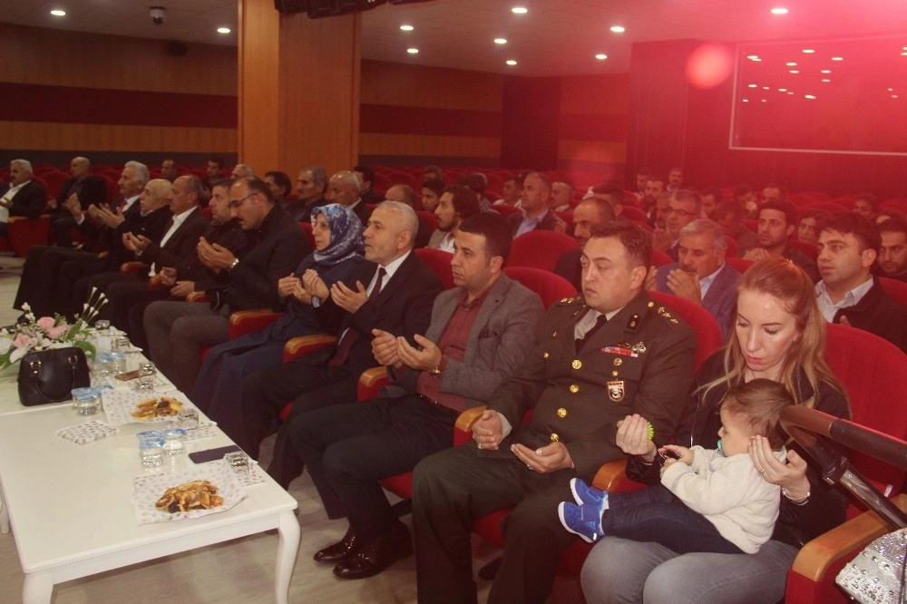 Hakkaride “Şehit Teğmen Özatak Sergisi” Açıldı