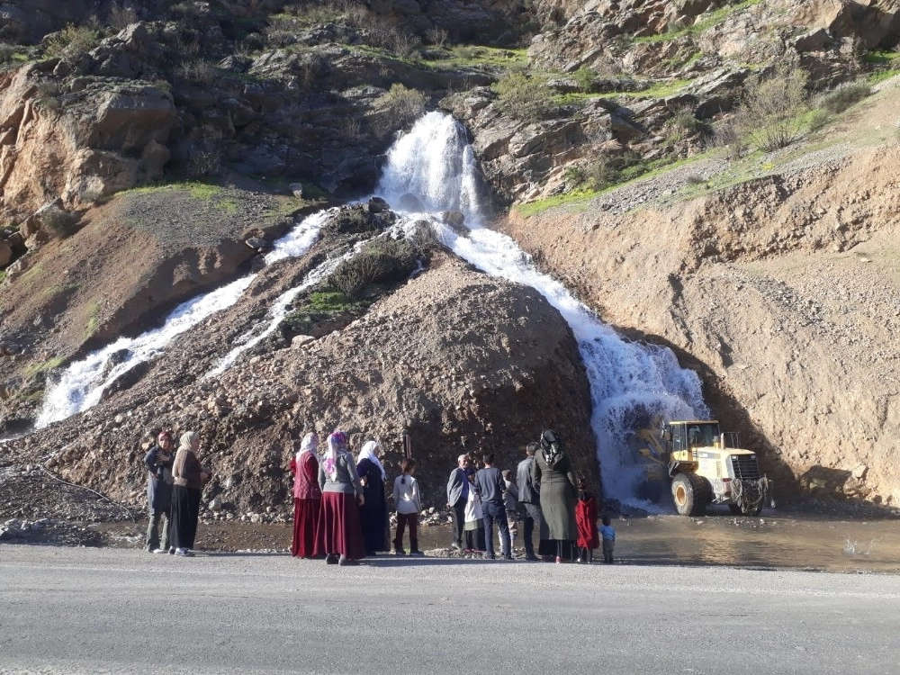 Çukurca Halkı Huzur Ve Güvenin Keyfini Çıkarıyor