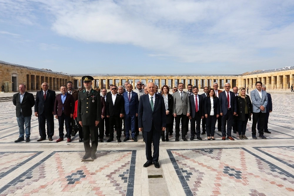 Yenimahalle Belediyesi Yönetimi Anıtkabirde