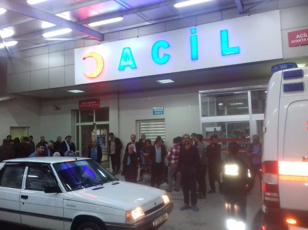 Yolcu Minibüsü Şarampole Devrildi, 1 Kişi Hayatını Kaybetti