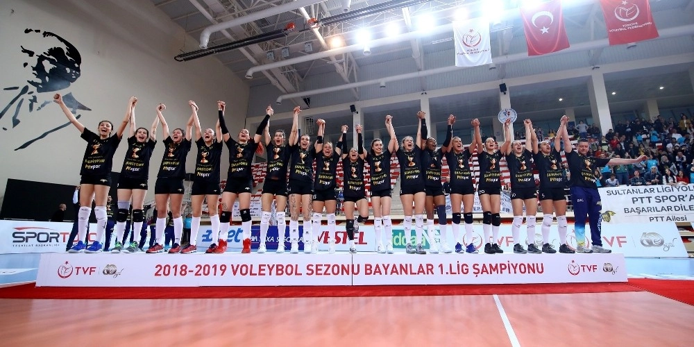 Voleybol Sezonu 1. Lig Bayanlar Liginde Şampiyon Ptt Spor