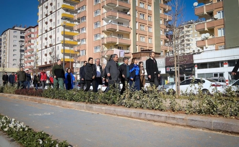 Gaziantep Gaziray tünelinin üstü yeşilleniyor