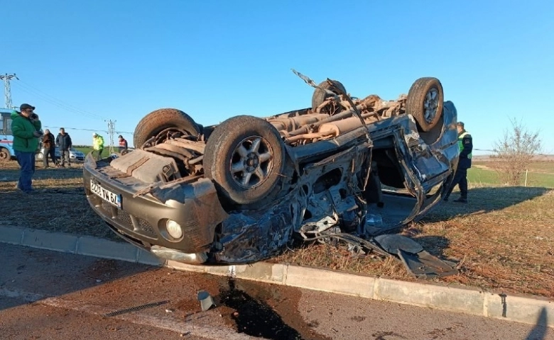 Gaziantep'te öğrenci servisi ile bir araç çarpıştı: 1 ölü, 12 yaralı