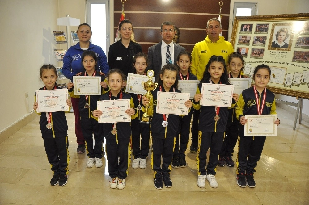 Gaziantep Kolej Vakfı Sporcularının Artistik Cimnastik Başarısı