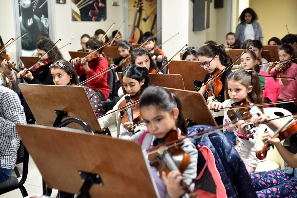 İki Elin Sesi Var Çocuk Senfoni Orkestrası Çocukları Konsere Hazırlanıyor