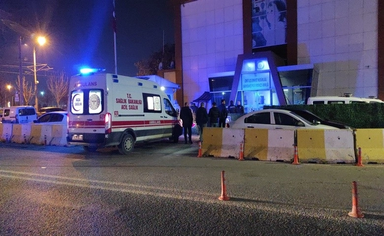 'Eski sevgilimle neden konuştun' kavgasında kan aktı!