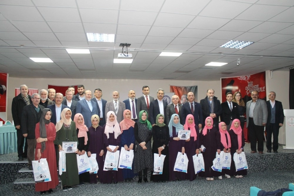 Umre Ödüllü ‘40 Hadis Ezberleme Ve En Güzel Şekilde Sunma Yarışması