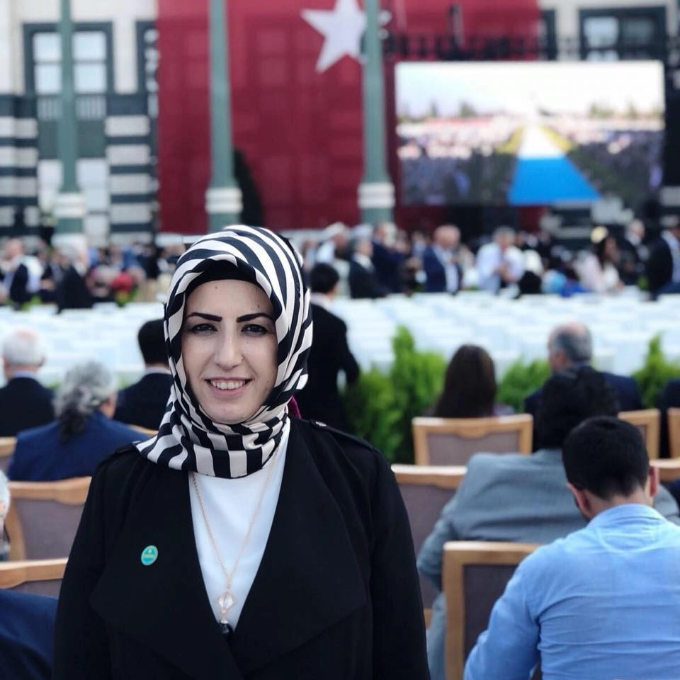 AKP Kadın Kolları Ve Gençlik Kolları Başkanı İstifa Etti