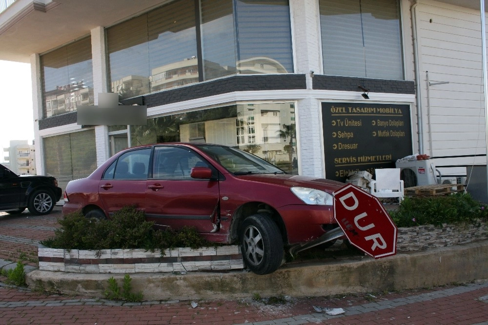 Kazanın Şokuyla Gaz Yerine Frene Basınca İkinci Kazaya Sebep Oldu