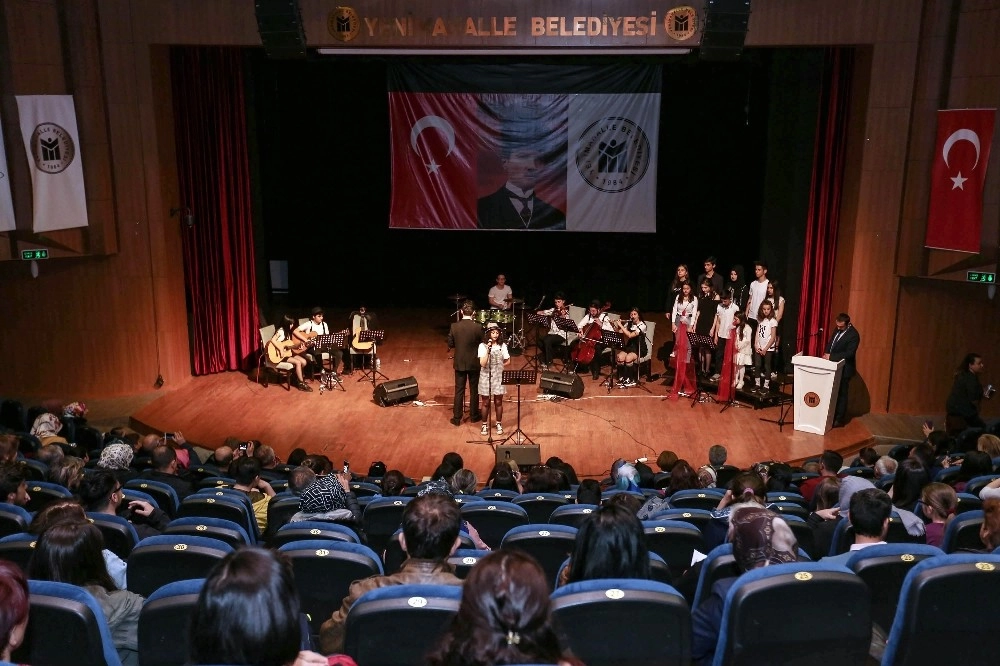 Yenimahalleli Kursiyerlerden Yıl Sonu Gösterisi