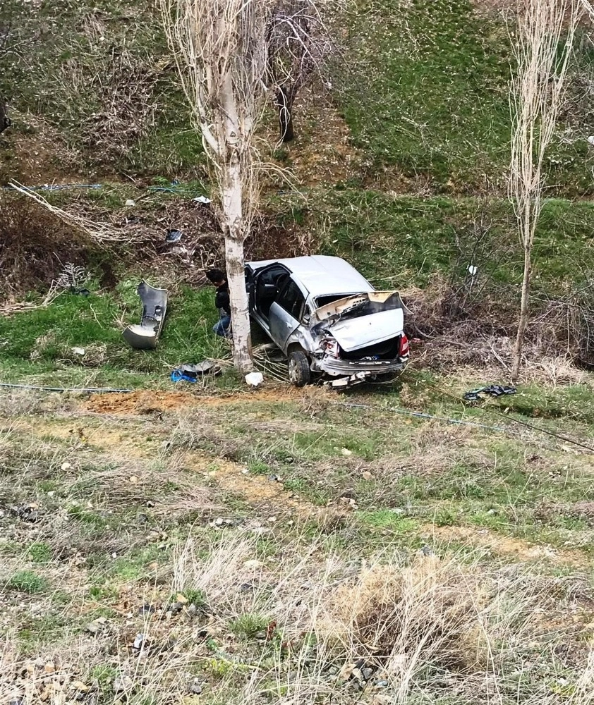 Dere Yatağına Uçan Otomobilden Sağ Çıktı