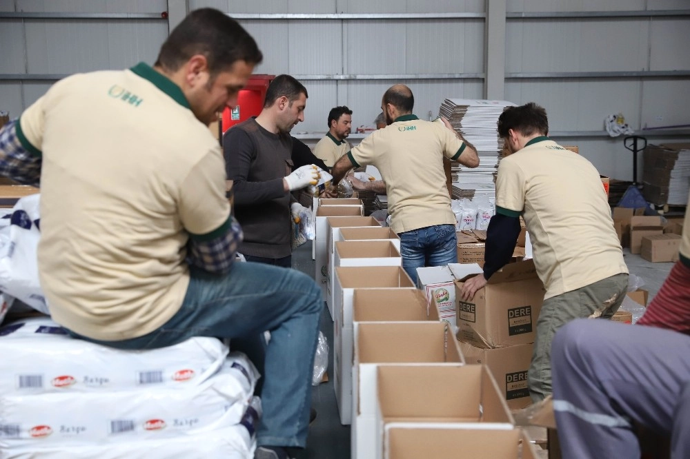 46 Tırdan Oluşan Yardım Konvoyu Kilisten Yola Çıktı