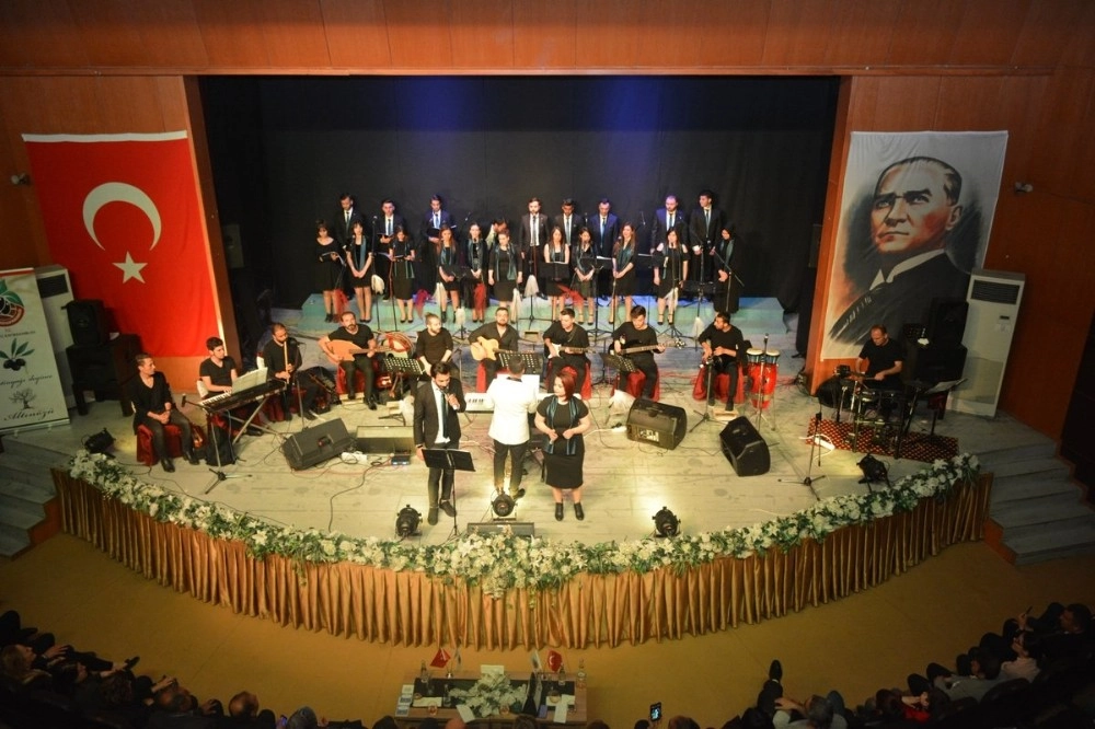 Zeytin Dalı Korosundan Konser