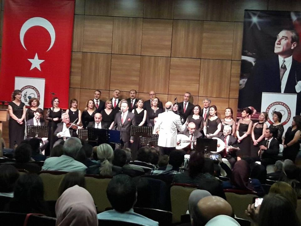 Eczacılar konser veriyor