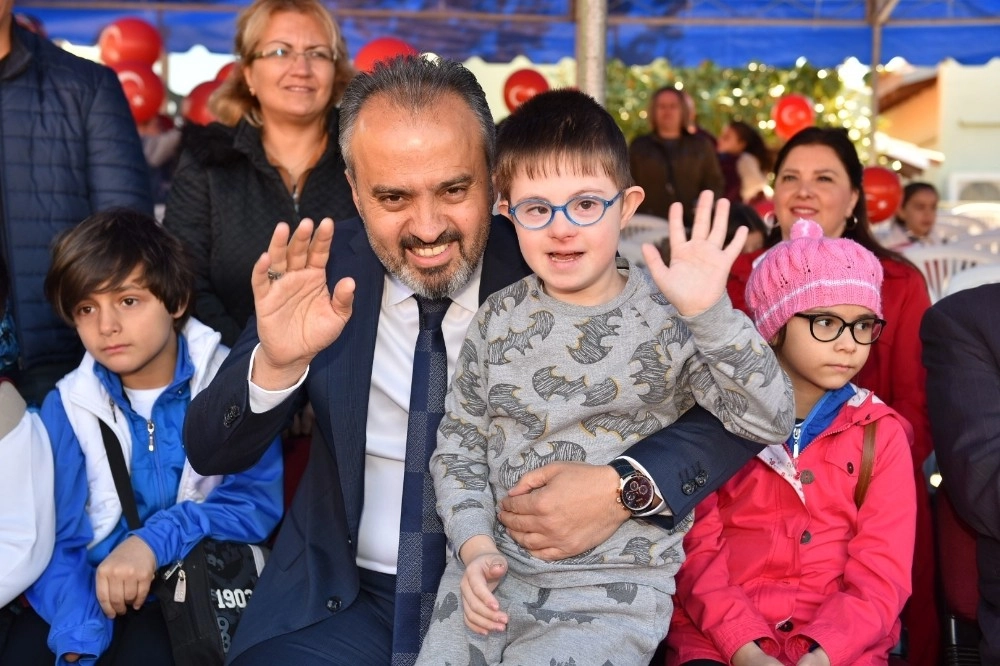 Hayvanat Bahçesinde 23 Nisan Coşkusu