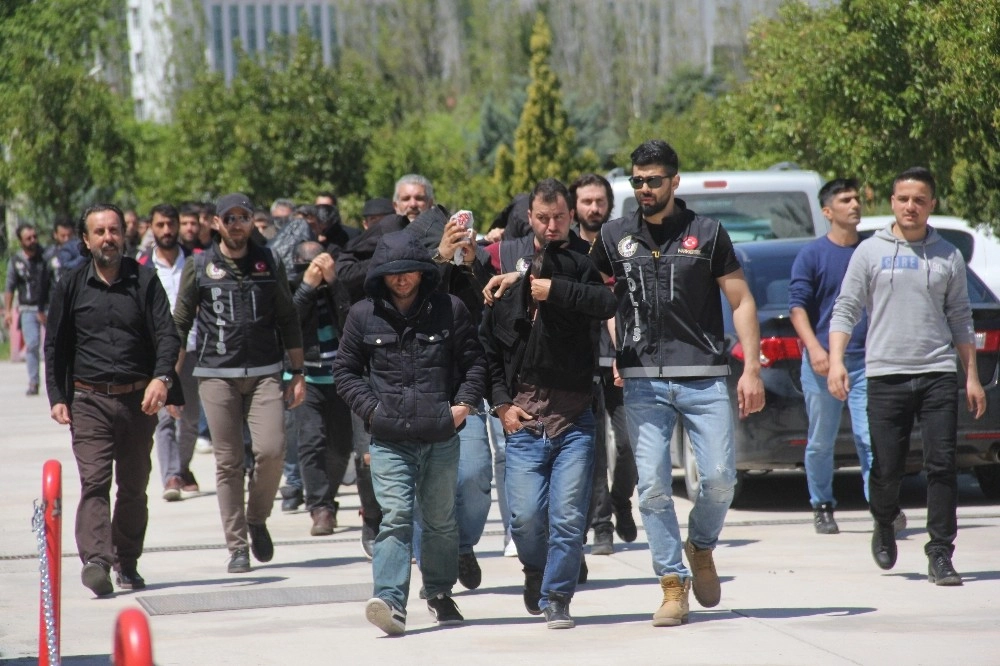 Torbacı Operasyonunda Gözaltına Alınanlar Adliyeye Sevk Edildi