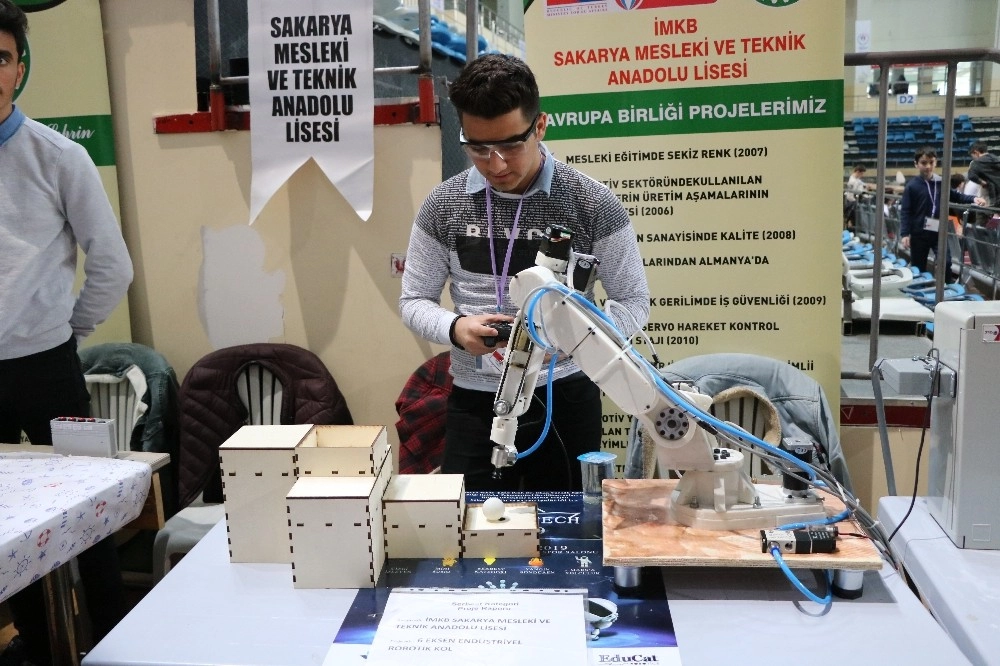 Sakaryada Edurotech Robot Şenliği Başladı