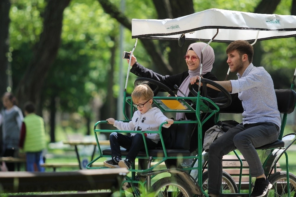 (Özel) Bursada Bahar Coşkusu