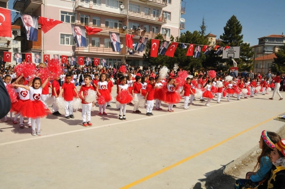 Akşehirde 23 Nisan Coşkusu