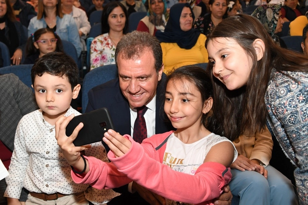 Başkan Seçer, Çocuk Festivalinde Çocuklarla Bayram Coşkusu Yaşadı