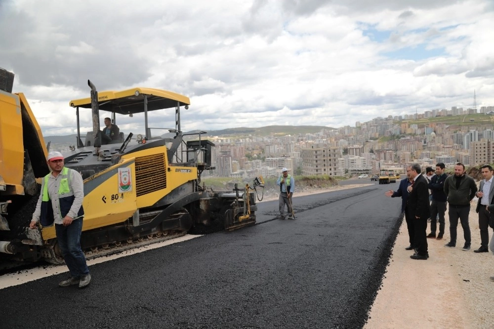 Şanlıurfada Asfalt Yol Atağı