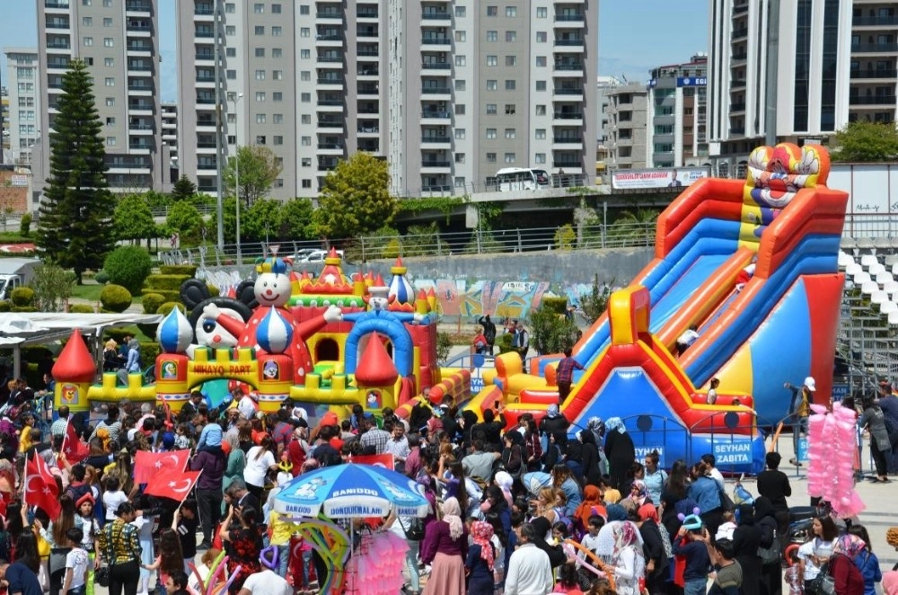 Seyhanda 1000 Çocuk 23 Nisanı Coşkuyla Kutladı